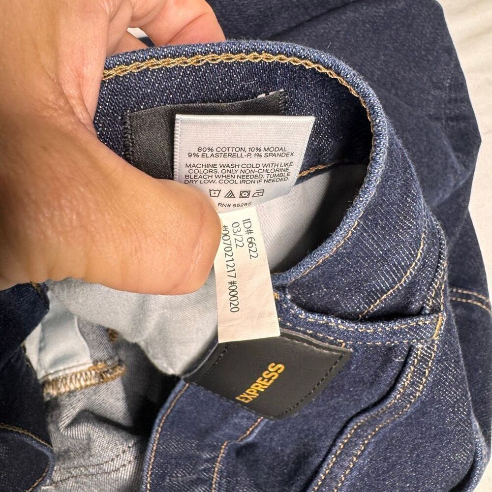 Express dark wash wide leg high rise jeans size 8 long - Picture 10 of 11